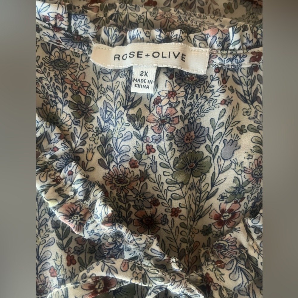 Rose & Olive Floral Print Women's Top - Picture 3 of 3